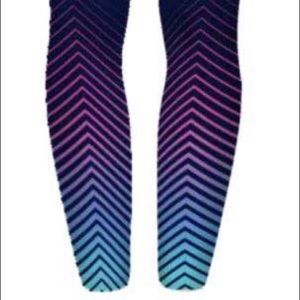 Navy with pink / blue hombre linear leggings Plus